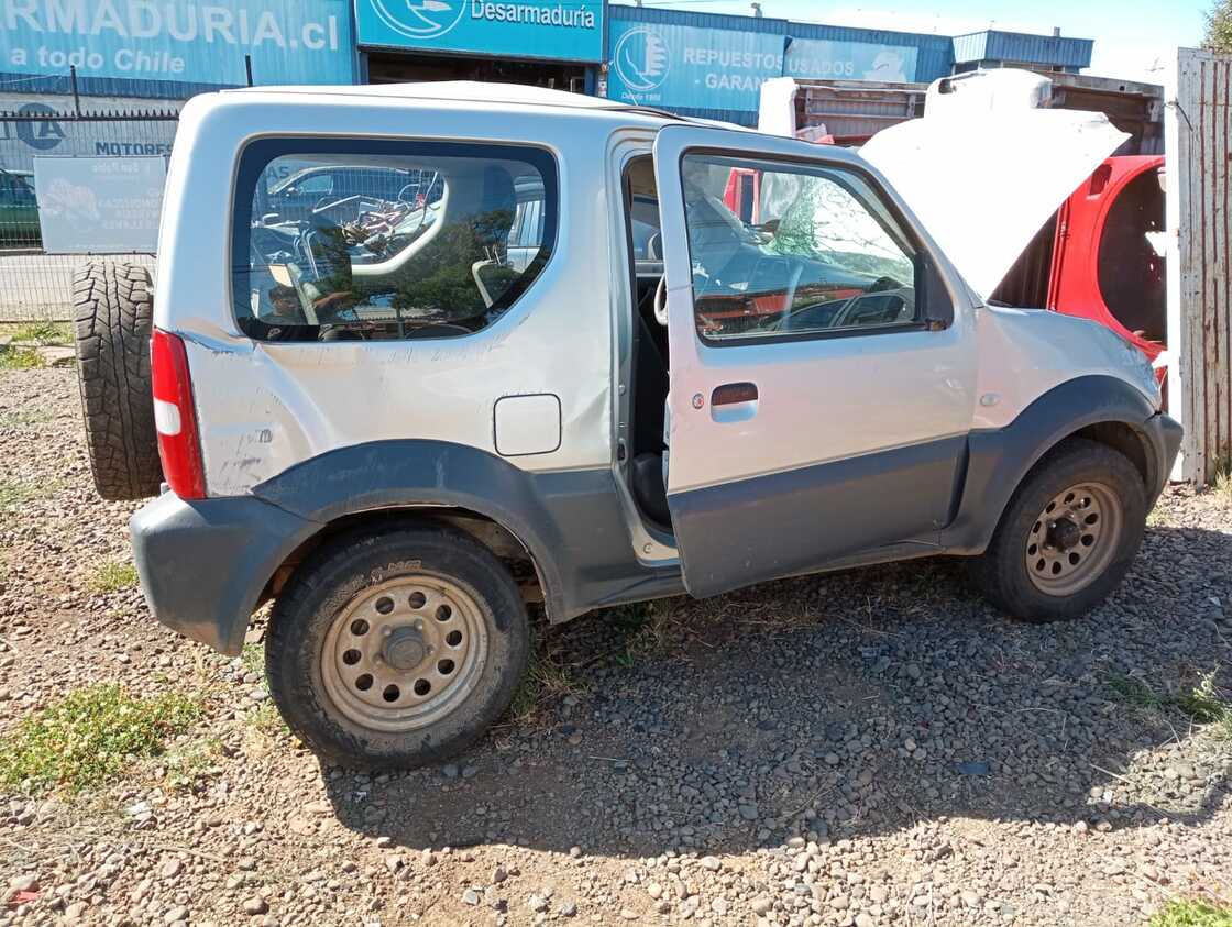  Suzuki JIMNY 2010    EN DESARME